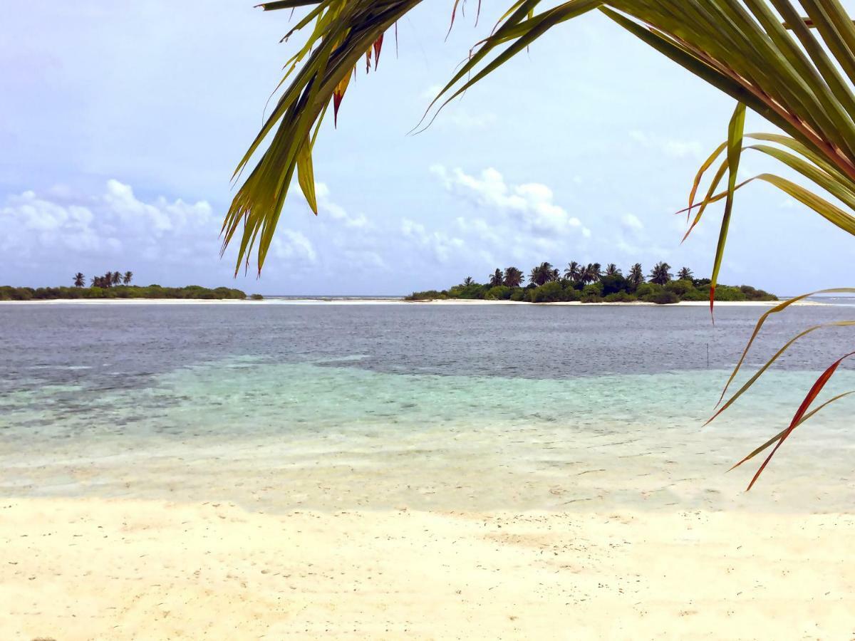 Sea Star Diving Hotel Addu City Exterior foto